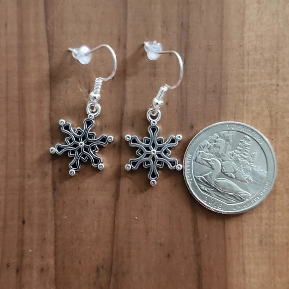 Snowflake Earrings - Picture 1 of 1